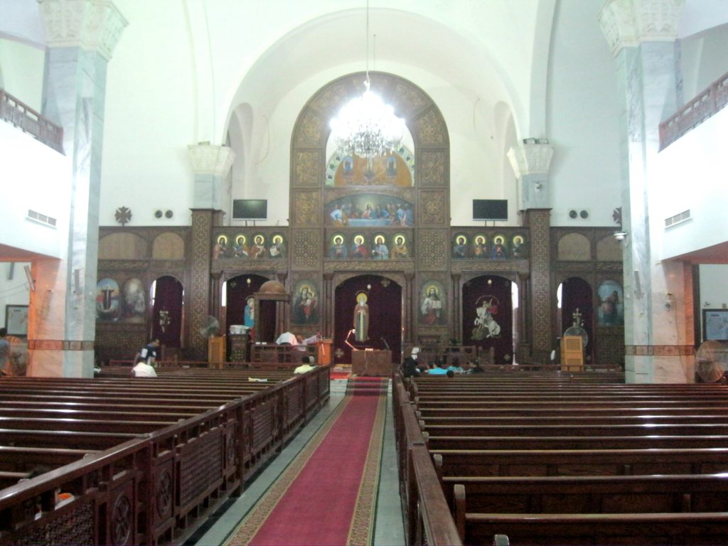 Интерьер Коптской православной церкви в Хургаде
