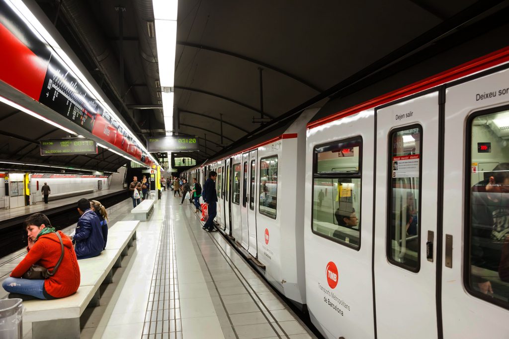 Общая протяженность баселонского метро - почти 125 км