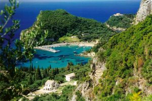 Палеокастрица - самый красивый курорт на Корфу Греция бухта