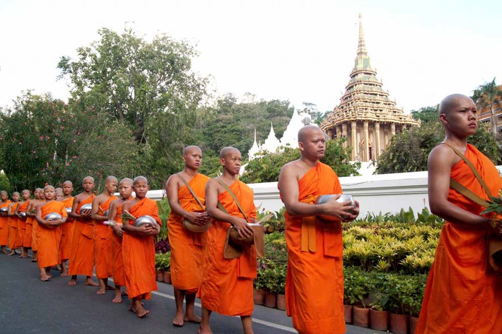 Шествие буддистов Таиланд