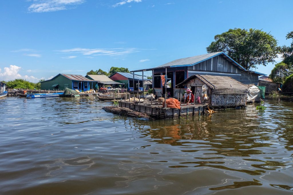 Плавучая деревня на озере Тонле Cап Камбоджа