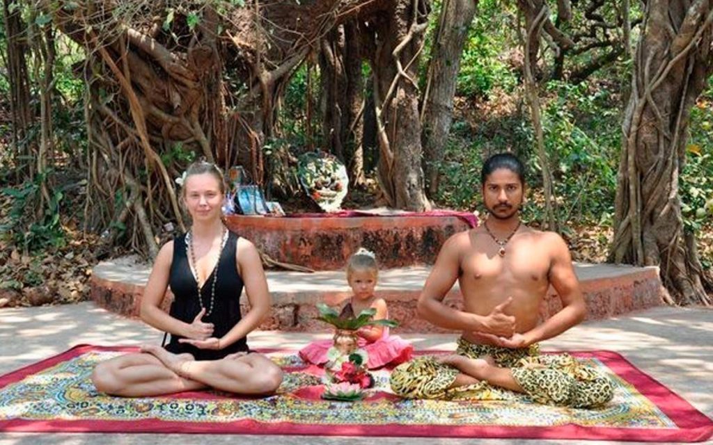 Йога с детьми Индия Гоа